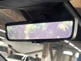 【デジタルインナーミラー】後席の大きな荷物や同乗者で後方が確認しづらい時でも安心!カメラが撮影した車両後方の映像をルームミラー内に表示。クリアな視界で状況の確認が可能です!