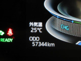 たとえばダイハツのお店にある、たくさんのスマアシ搭載車は、正常に作動する事をしっかり確認します。