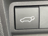 【パワーバックドア】スマートキーや運転席のボタンを押すだけでリアゲートが自動で開閉します!荷物を持っている時や、高い位置にあるバックドアを閉める際に便利な機能です♪
