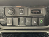 【 ステアリングヒーター 】冬場の寒い日に手がかじかんで運転が危険にさらされることもこれがあれば安心です!!ハンドルがじわっと暖かくなります♪