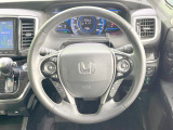 【純正革巻きステアリング】上質な革を使用することで、手にしっかり馴染みとても運転しやすいハンドルです♪