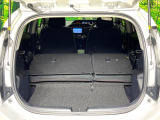 普段のお買い物や通勤、送迎等に十分な荷室スペースを確保しております。セカンドシートを倒すと、大きな荷物の積載も可能です♪