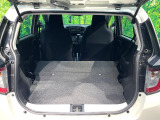 普段のお買い物や通勤、送迎等に十分な荷室スペースを確保しております。