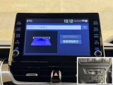 ナビ連動ETC付きです。高速道路料金所での小銭の出し入れや雨天時における窓の開け閉めなどの煩わしさが解消できます。料金所の通過もスムーズで快適ですよ。☆使用履歴表示や音声案内もしてくれます☆