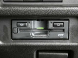 ETC車載器付きです。高速道路の料金所もスムーズに通過できます。※セットアップ費用は別途必要です。