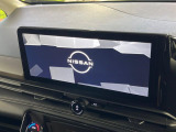 【メーカー12型ナビ】インテリアに溶け込むスタイリッシュな「専用設計」メーカーナビを装備♪視認性や操作性など基本性能にも優れ、より上質なカーライフをお楽しみいただけます。