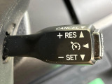 【クルーズコントロール】高速道路もラクラク走行。アクセルを離しても一定速度で走行ができ、長距離運転時の負担を軽減!加速・減速も簡単なスイッチ操作で調整できます。