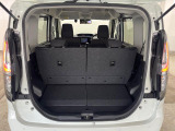 普段のお買い物や通勤、送迎等に十分な荷室スペースを確保しております。セカンドシートを倒すと、大きな荷物の積載も可能です♪