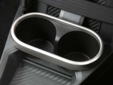 もちろん、ドリンクホルダーも装備されています!