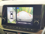 【アラウンドビューモニター】専用のカメラにより、上から見下ろしたような視点で360度クルマの周囲を確認することができます☆死角部分も確認しやすく、狭い場所での切り返しや駐車もスムーズに行えます。