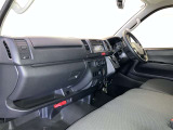分かりやすく操作しやすい運転席まわりです☆