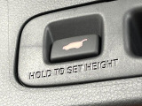 【パワーバックドア】スマートキーや運転席のボタンを押すだけでリアゲートが自動で開閉します!荷物を持っている時や、高い位置にあるバックドアを閉める際に便利な機能です♪