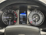 【メーターまわり】ドライバーから見やすい位置にあって安全運転に寄与します。マルチインフォメーションディスプレイでは、クルマに関する情報の確認はもちろん、各種安全機能・装備のON/OFFも設定可能。