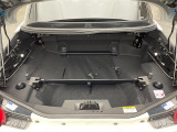 【トランク】積み込みやすくて、たっぷり積める荷室です。シートアレンジできるものは、乗車人数と荷物の量や大きさによってシートを動かすことができるので、より快適なドライブが可能です!