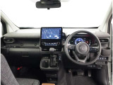 オシャレなインテリアで運転する気分も盛り上がりますよね^^