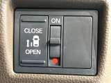 【パワースライドドア】スマートキーや運転席のスイッチでスライドドアの開閉が可能♪電動だから力を入れてドアを開ける必要が無く、小さいお子様でも、重い荷物を持っている時もラクに開け閉めできます♪
