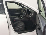革で包み込んだ上質なシートです。ラグジュアリーな気分にさせてくれます♪