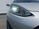 【LEDヘッドライト】 最近主流になりつつある明るいヘッドライトです。街灯の少ない暗い夜道も安心です!ハロゲンヘッドライトに比べて消費電力が少なく長持ちです♪