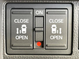 【両側パワースライドドア】スマートキーや運転席のスイッチで後席両側スライドドアの開閉が可能♪電動だから力を入れてドアを開ける必要が無く、小さなお子様でも簡単に開け閉めでき快適です♪