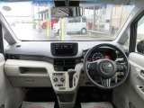 見晴らしがよく開放的な車内。視界も良好でストレスなく快適なカーライフを過ごせます。