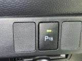 コーナーセンサーを車の前後に装備。障害物までの距離に応じて警告音を変えてお知らせ。縦列駐車時や駐車場・車庫などでの取り回しをサポートします。詳細は販売店スタッフまでおたずねください。