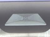 【ホンダセンシング】走行中に前方の車両等を認識し、衝突しそうな時は警報とブレーキで衝突回避と被害軽減をアシスト。より安全にドライブをお楽しみいただけます。