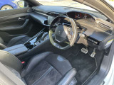 運転中の視線移動を抑えるレイアウトの「iCockpit」。