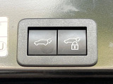 【パワーバックドア】スマートキーや運転席のボタンを押すだけでリアゲートが自動で開閉します!荷物を持っている時や、高い位置にあるバックドアを閉める際に便利な機能です♪