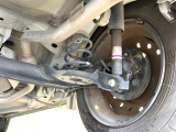 お車を安心してお乗りいただく為には、足回りの定期点検が欠かせません。サービスサポート(有償保証)では無料点検もご提供しており、安心のカーライフをお過ごしいただけるサポート体制が整っています。