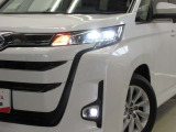 LEDヘッドライトです。デザイン性がよくとても明るいので、夜間の走行や悪天候でも安心です。しかも長寿命!