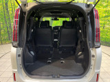 普段のお買い物や通勤、送迎等に十分な荷室スペースを確保しております。セカンドシートを倒すと、大きな荷物の積載も可能です♪