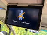【フリップダウンモニター】大画面モニターで後席でもエンタメをお楽しみいただけます。小さなお子様にも大人気の装備です♪