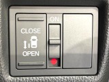 【パワースライドドア】スマートキーや運転席のスイッチでスライドドアの開閉が可能♪電動だから力を入れてドアを開ける必要が無く、小さいお子様でも、重い荷物を持っている時もラクに開け閉めできます♪