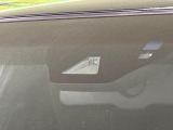 【プリクラッシュセーフティ】前方の車両等を検知し、衝突しそうな時は警報で注意を促し、ブレーキを踏む力をサポート。ブレーキを踏めなかった場合は衝突被害軽減ブレーキが作動、衝突回避をサポートします。