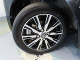 純正アルミホイールで、サイズは155/65R14です。