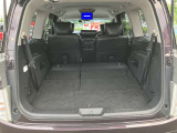 リアシートは、簡単に倒すことができます!フルフラットにすれば、長い荷物など様々な形状の荷物を効率よく積めるので、とても便利です♪