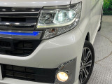 【LEDヘッドライト】悪天候や夜間走行時も良好な視界を確保し安心して運転できる高輝度LEDヘッドライトを装備!点灯速度が早く、消費電力も抑えられています。