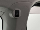 メジャー部分の上に開閉用の操作スイッチ!