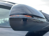 オシャレさと視認性を兼ね備えたLEDミラーウインカー♪