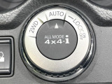【オールモード4&times;4】2WD/4WDモードを手軽に切り替え可能。燃費重視の2WD、スタック時に役立つLOCK、AUTOモードでは4WDの配分を自動で調整し、路面状況を問わず安定した走りをサポート。