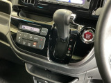 発進時から滑らかに加速する無段階変速のCVTはストップ&ゴーの多い街の中も快適です