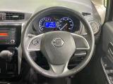 インテリアに合わせたデザインのステアリングは、運転される方のことも考え、運転しやすい形状、大きさです。是非一度、実際に触ってお確かめください。