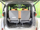 普段のお買い物や通勤、送迎等に十分な荷室スペースを確保しております。セカンドシートを倒すと、大きな荷物の積載も可能です♪