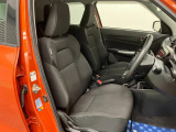 【フロントシート】さまざまな体格の方が快適に運転ができるよう配慮したシートになっております。