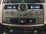左右独立温度コントロールフルオートエアコンです。運転席、助手席それぞれで独立して温度設定ができます。冷え性の方が乗っても安心ですね♪