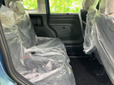 運転席側後部座席