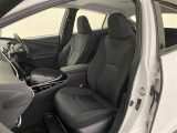 厚みがあって、座り心地のいいシート。運転席も助手席もリラックスしてゆったりと座れます♪
