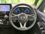 【純正革巻きステアリング】上質な革を使用することで、手にしっかり馴染みとても運転しやすいハンドルです♪