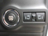 運転席からもスイッチ1つでリヤドアを開閉する事ができます。