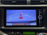 バックガイドモニター付きです。車の後方に小型カメラが付いており、バックする際の後方の様子をモニター上に表示します。